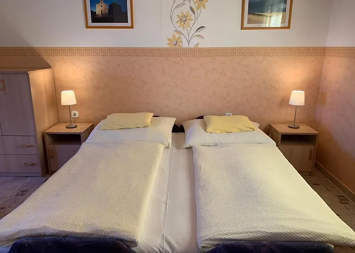 Andrea Wellness Garden בית הארחה