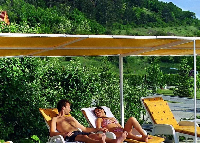 Andrea Wellness Garden צ'רסגטומאי