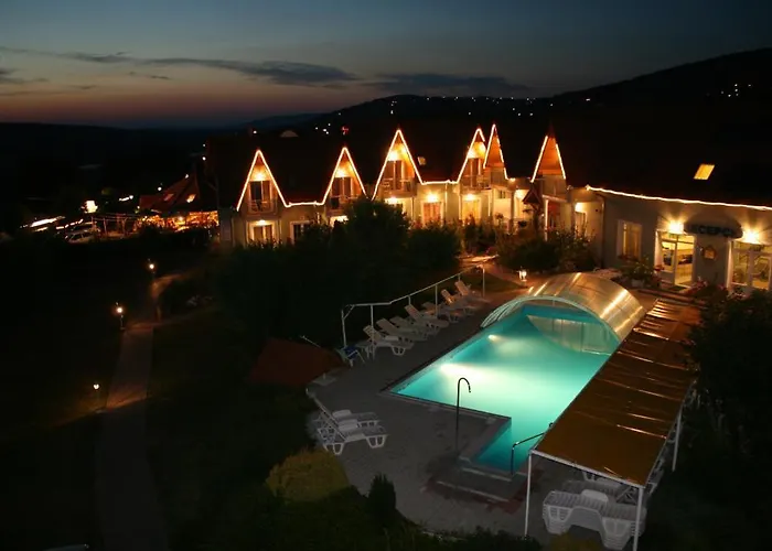 Andrea Wellness Garden 4* צ'רסגטומאי