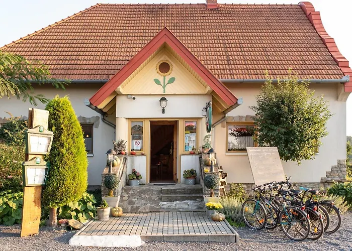 בית הארחה Andrea Wellness Garden 4*